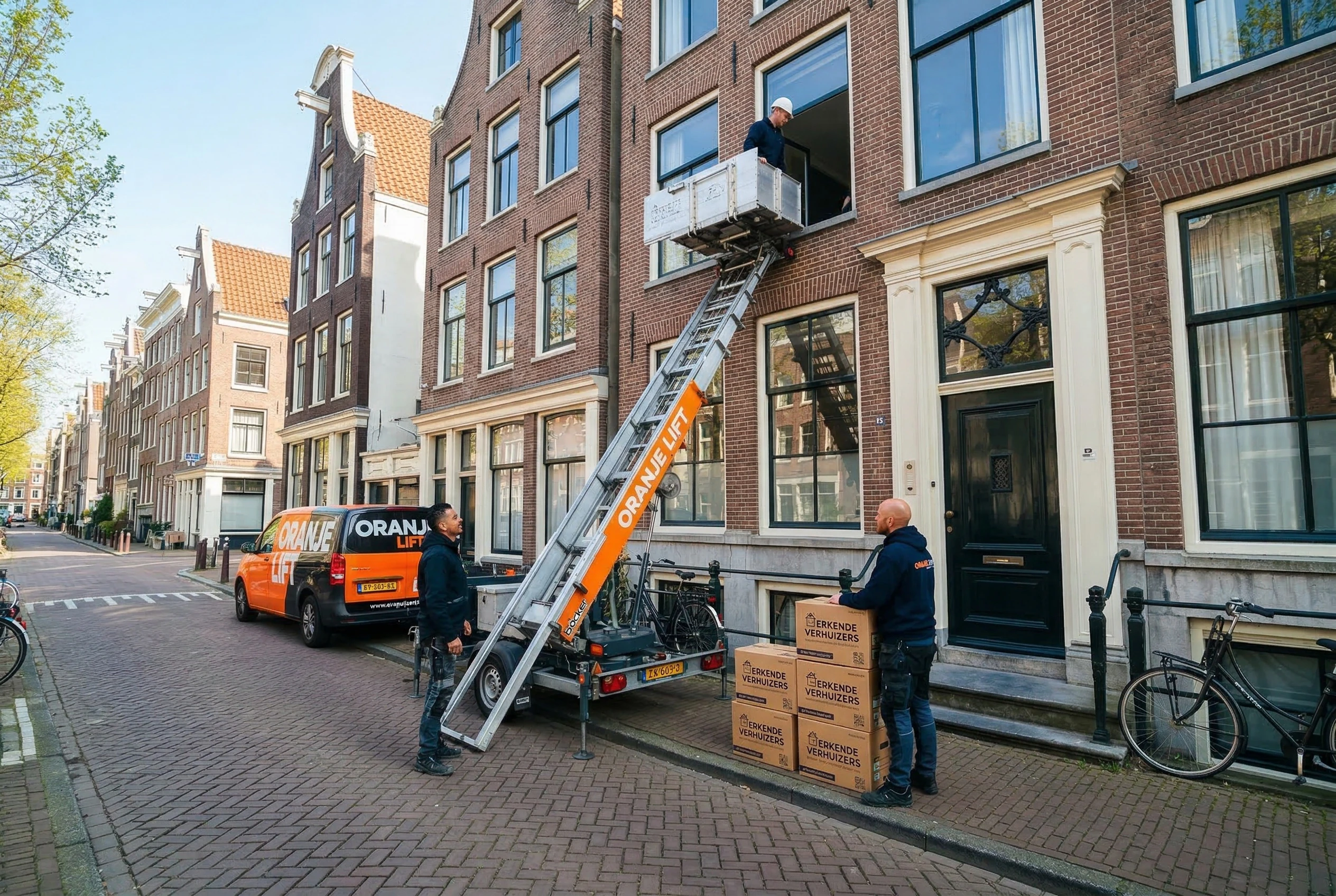 Aanhangerlift voor verhuizing in smalle straat Leiden