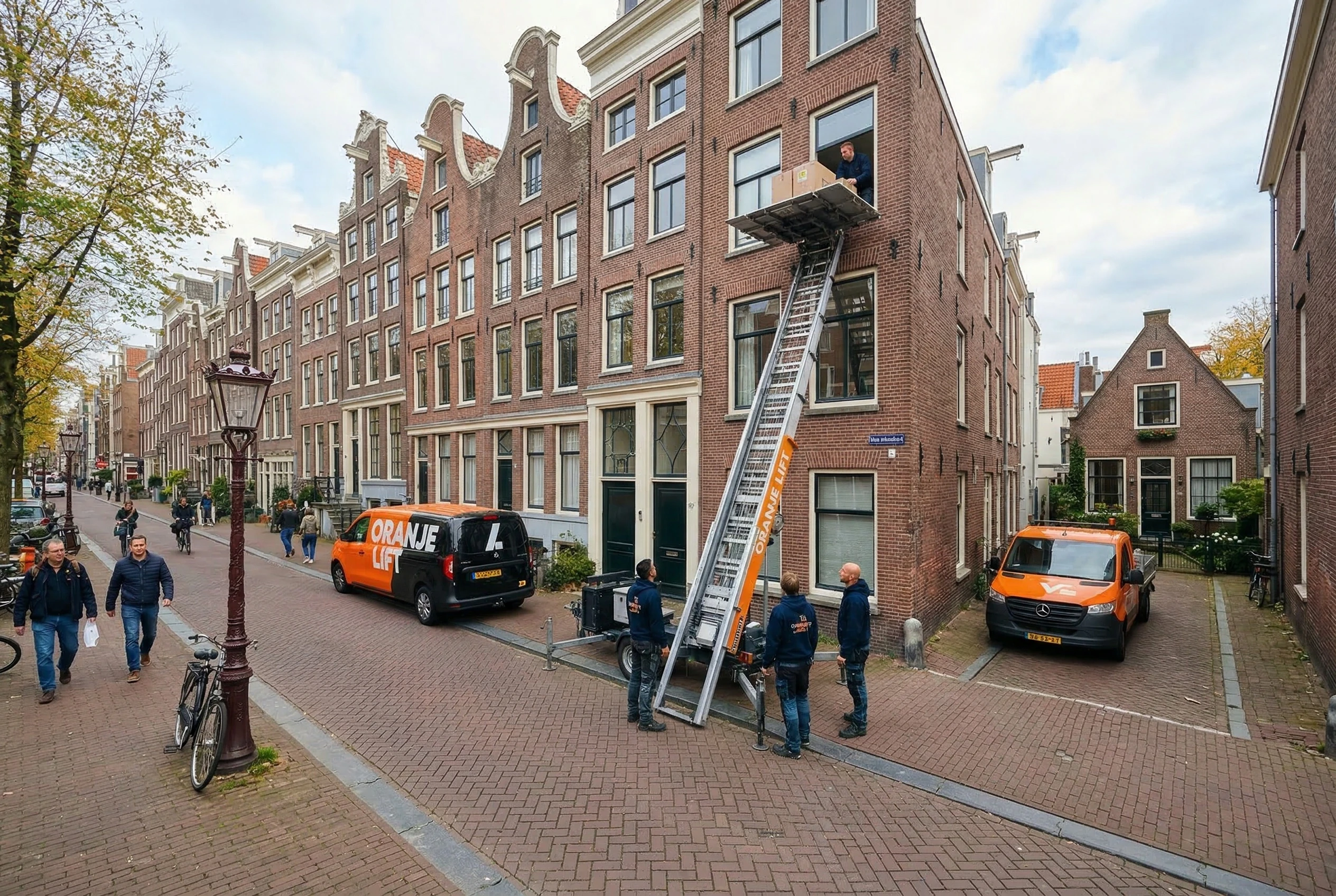 Aanhangerlift in smalle straat Leiden